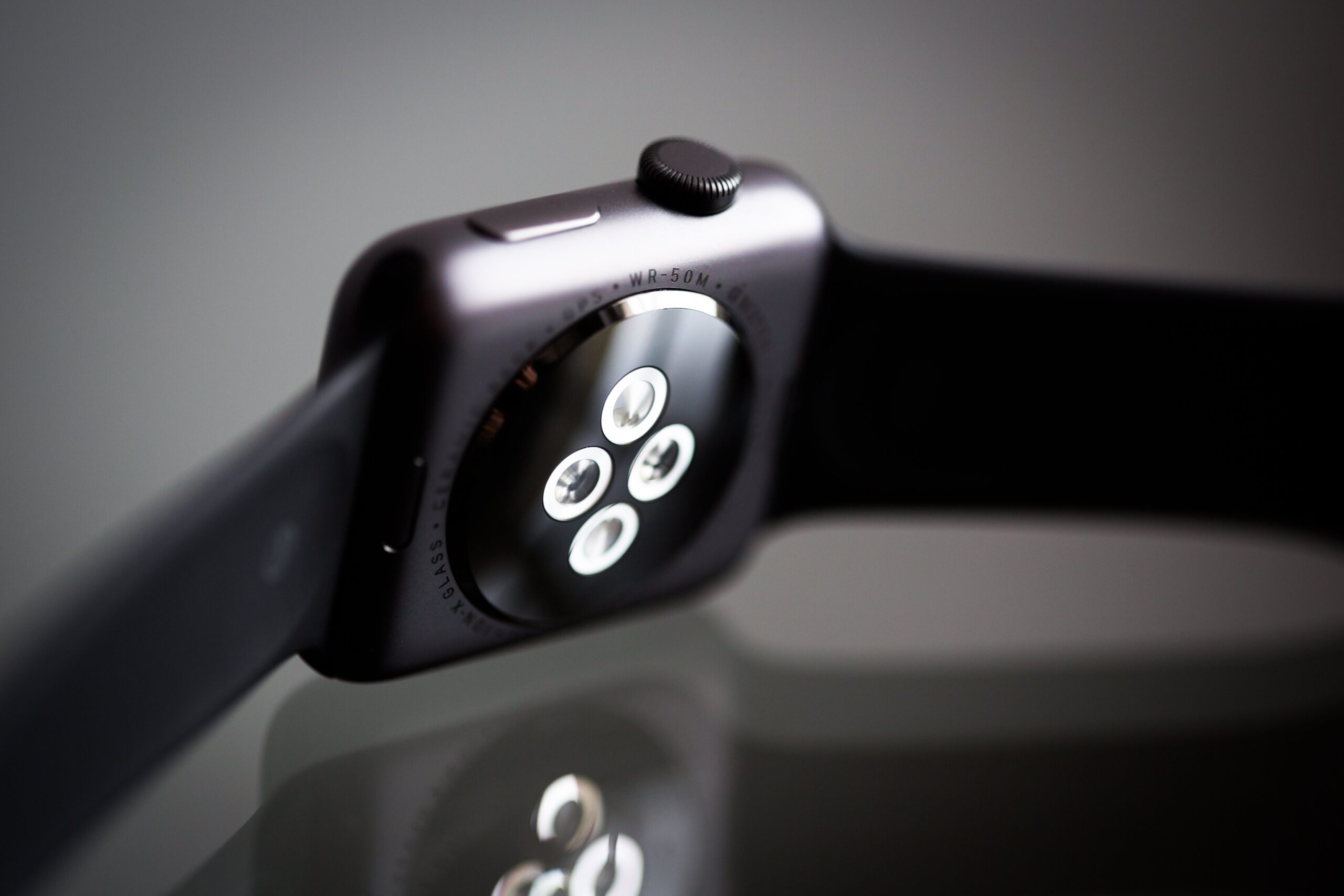 Close-up picture of the Apple Watch facing sideways